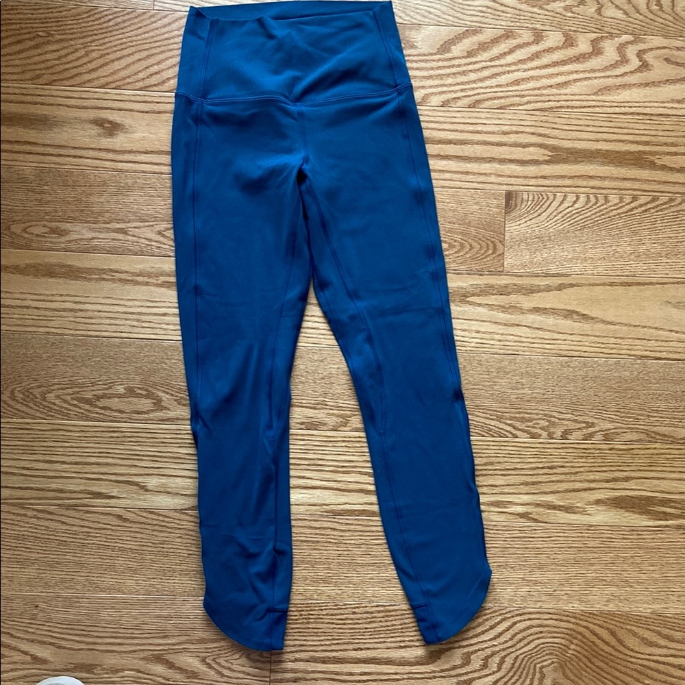 Size 4 align leggings with scallop detail at the bottom